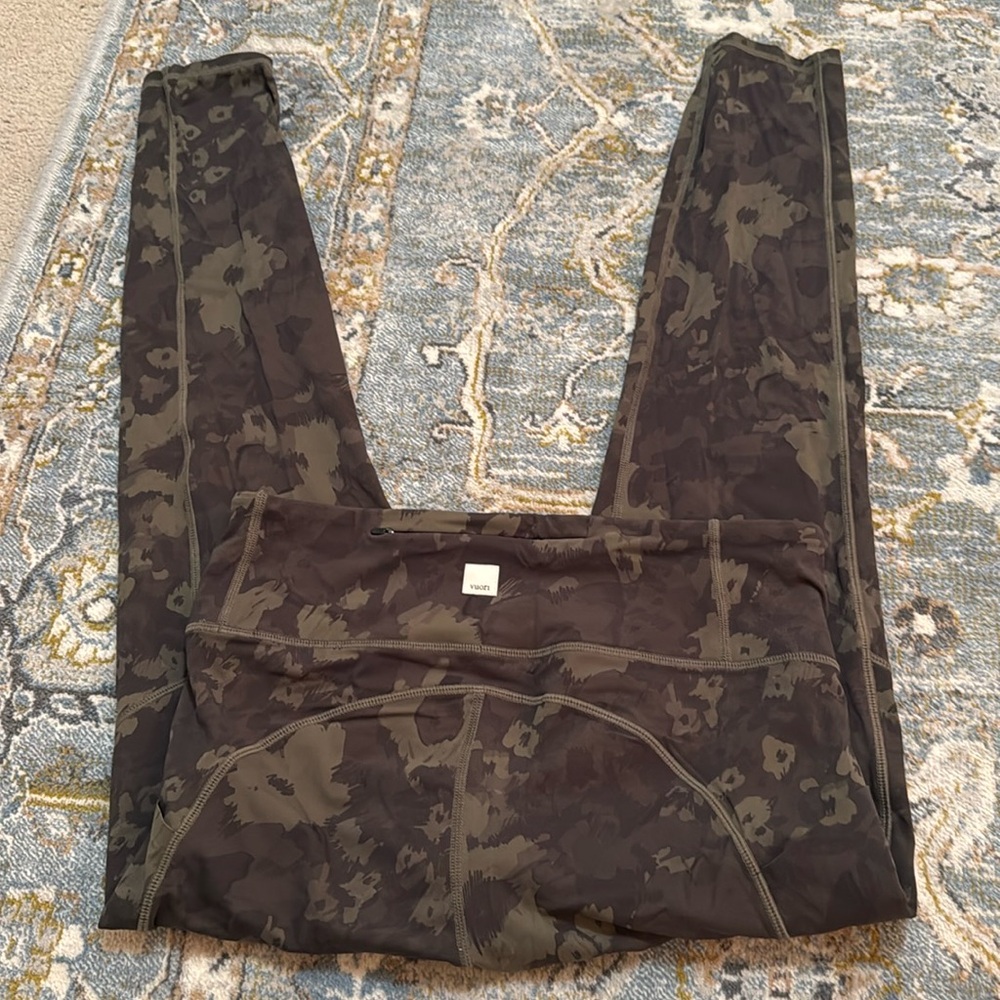 Vuori Camouflage Flower Pattern Legging